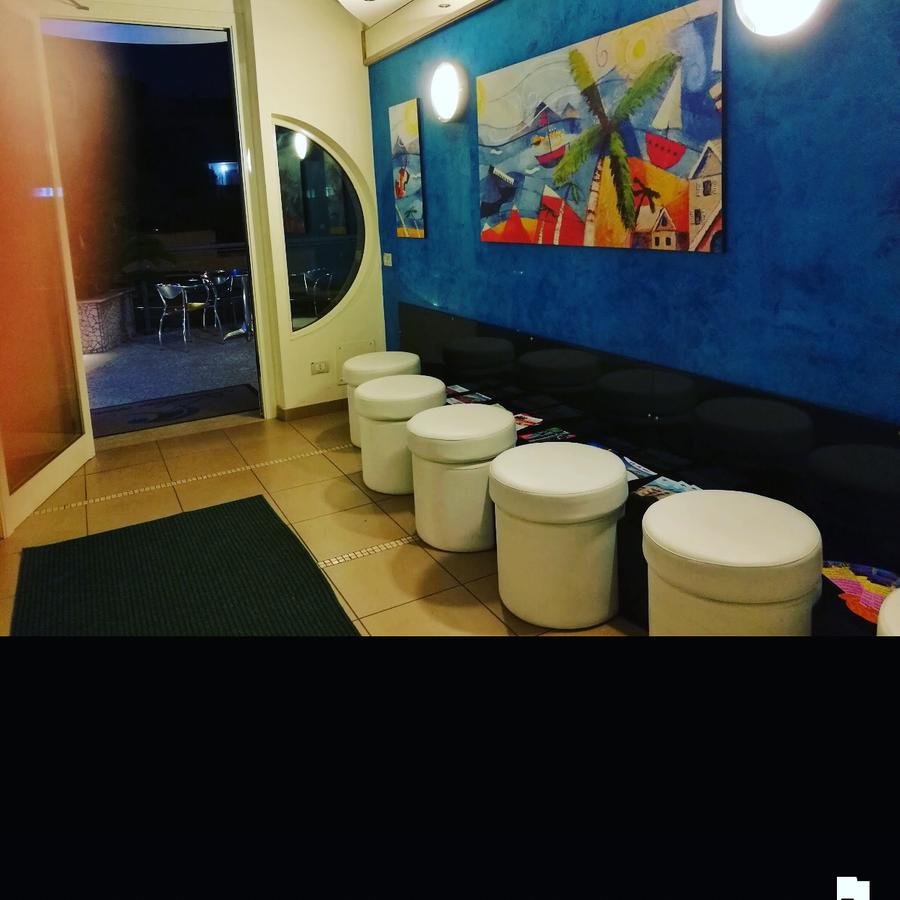 安切斯梅尔公寓式酒店 阿尔巴·阿德里亚蒂卡 外观 照片